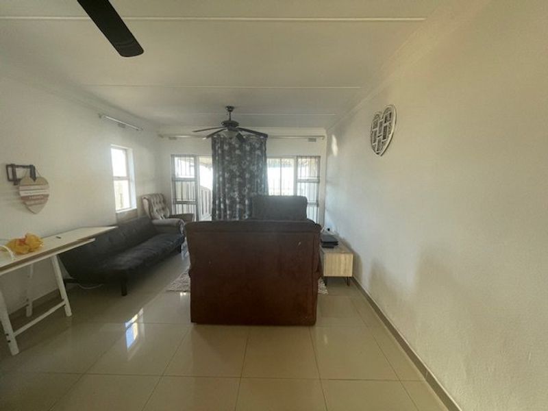 Beachside Bliss in Ramsgate – 3-Bedroom Apartment for Sale! - Photo 6