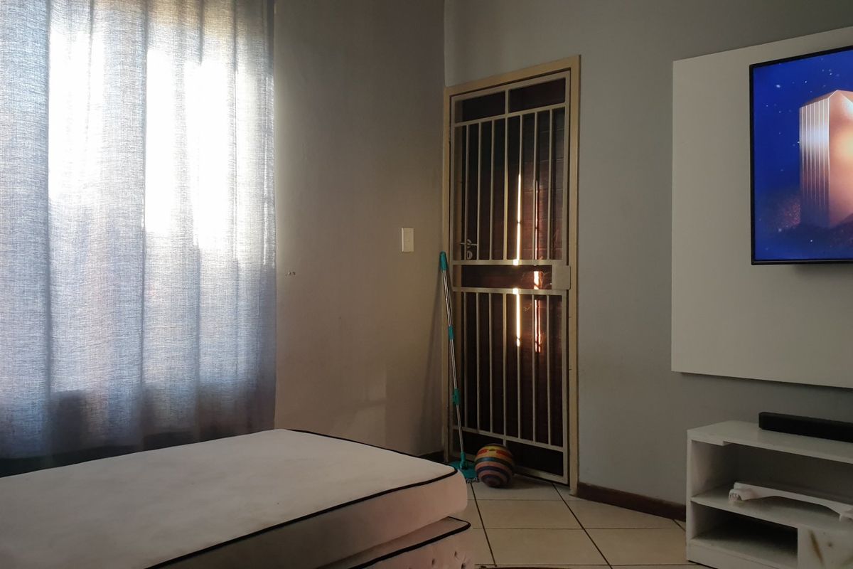 Ground Floor Gem in Sought-After Rose Stone Estate, Monavoni - Photo 5