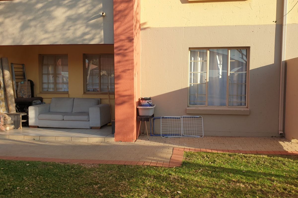 Ground Floor Gem in Sought-After Rose Stone Estate, Monavoni - Photo 2