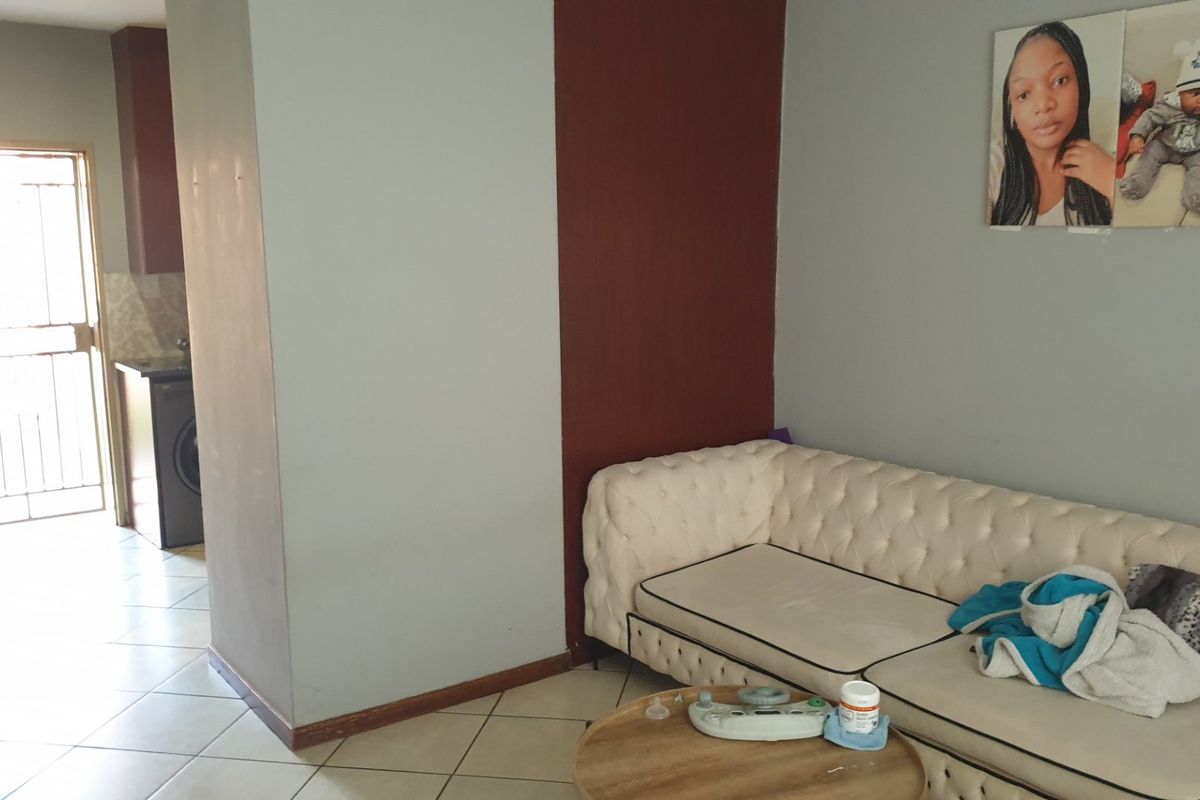 Ground Floor Gem in Sought-After Rose Stone Estate, Monavoni - Photo 4