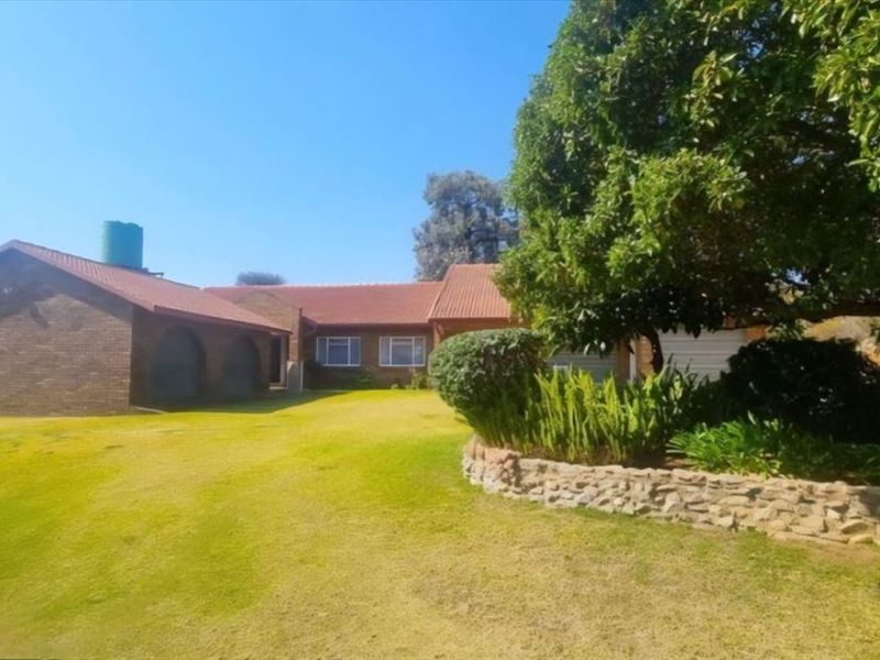 Elegant Estate Living with Premium Amenities - Photo 3