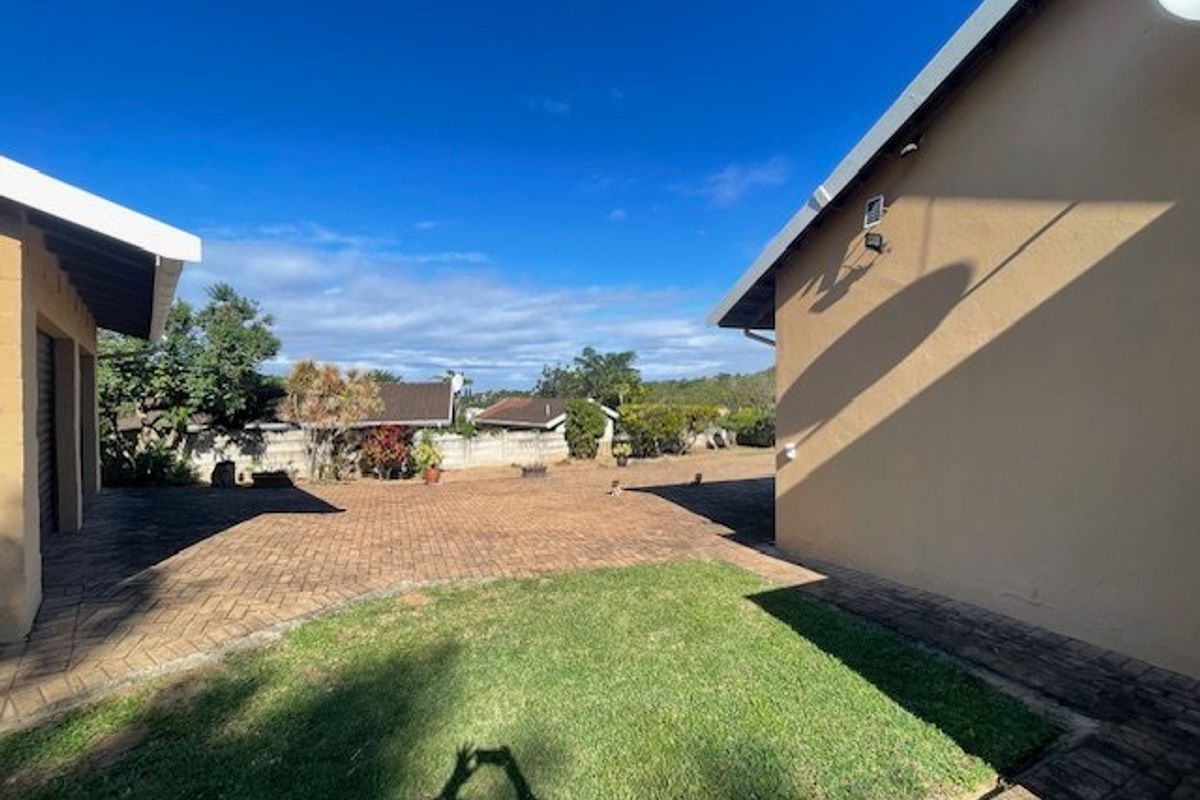 Charming Family Home in Tranquil Uvongo – Close to Beach, Shops & Restaurants - Photo 4