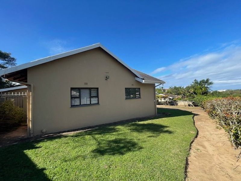 Charming Family Home in Tranquil Uvongo – Close to Beach, Shops & Restaurants - Photo 2