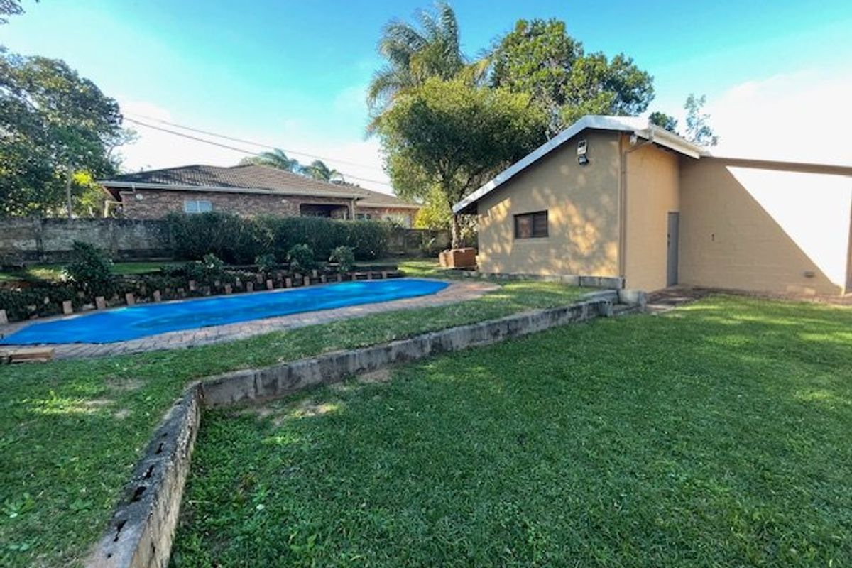 Charming Family Home in Tranquil Uvongo – Close to Beach, Shops & Restaurants - Photo 3