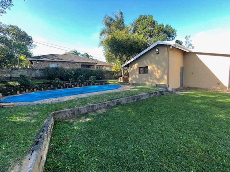 Charming Family Home in Tranquil Uvongo – Close to Beach, Shops & Restaurants - Photo 3