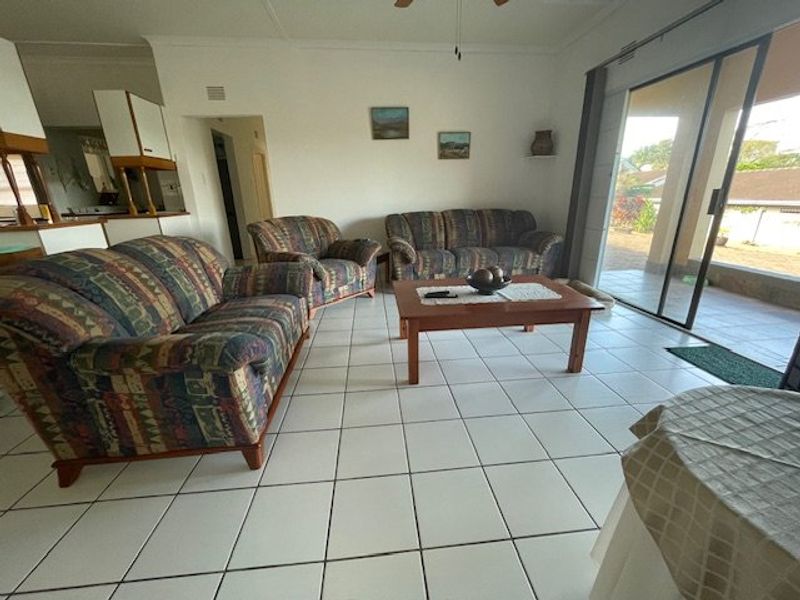 Charming Family Home in Tranquil Uvongo – Close to Beach, Shops & Restaurants - Photo 9