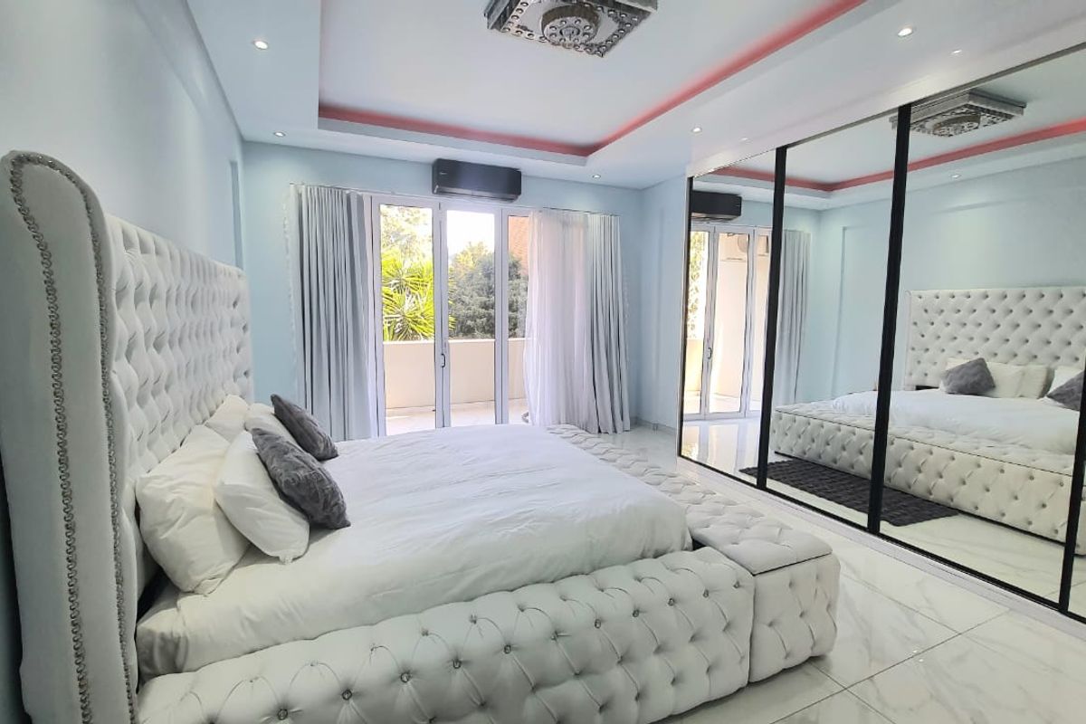 3 - BED -2 - BATH - HIGH TECH APARTMENT IN THE HEART OF ILLOVO  - Photo 5