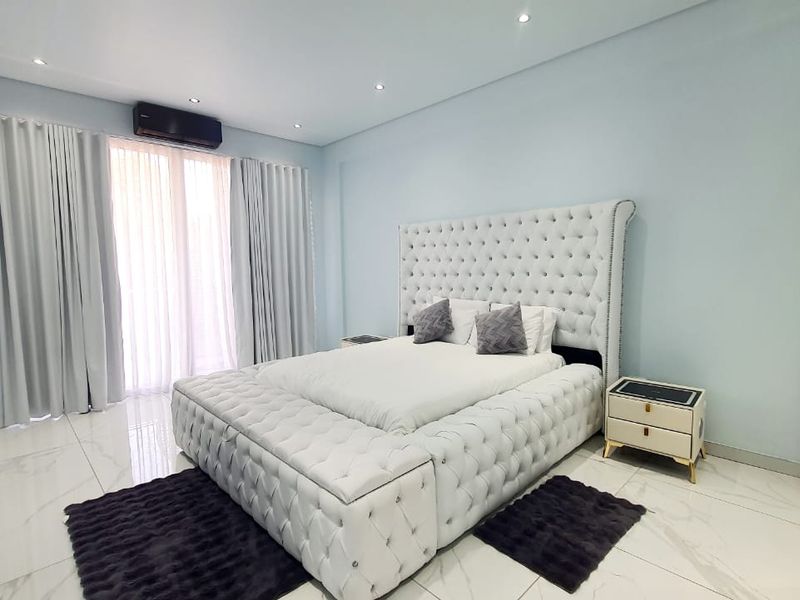 THE ART OF ARCHITECTURAL REINVENTION - 210m2  3 Bedrooms | 2 Bathrooms (En-suite wellness spa) - Photo 9