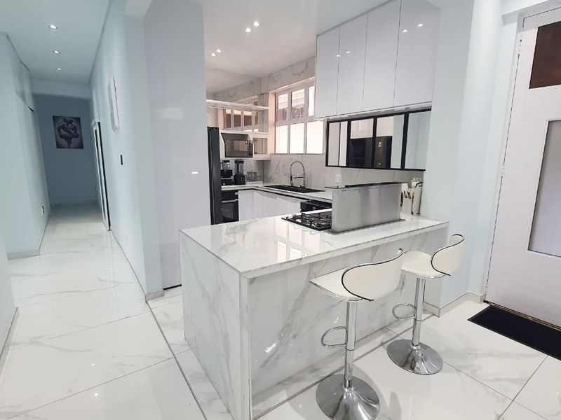 THE ART OF ARCHITECTURAL REINVENTION - 210m2  3 Bedrooms | 2 Bathrooms (En-suite wellness spa) - Photo 7