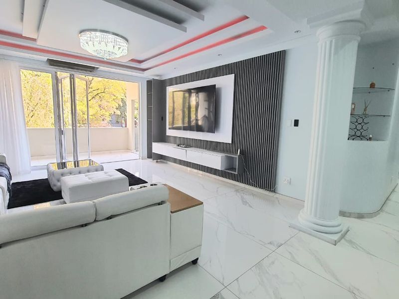 THE ART OF ARCHITECTURAL REINVENTION - 210m2  3 Bedrooms | 2 Bathrooms (En-suite wellness spa) - Photo 3