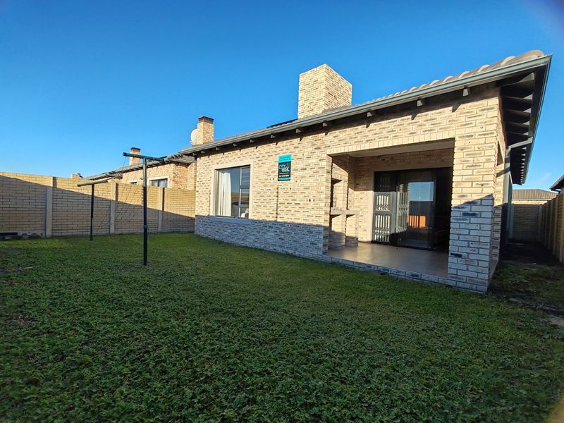 Stylish Security & Sophisticated Living in this Estate Gem - Photo 9