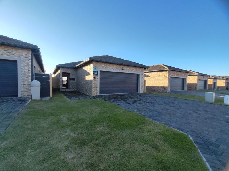 Stylish Security & Sophisticated Living in this Estate Gem - Photo 7