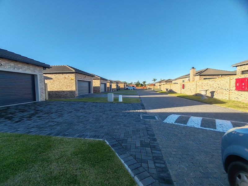 Stylish Security & Sophisticated Living in this Estate Gem - Photo 5