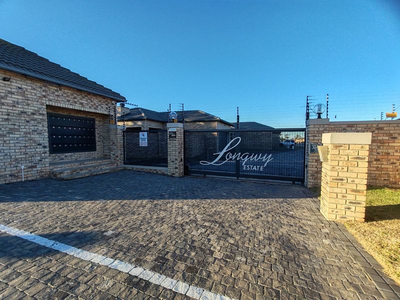 Stylish Security & Sophisticated Living in this Estate Gem - Photo 4