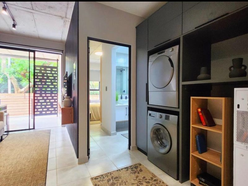 2 Bedrooms, 2 bathrooms, 1 underground parking apartment to rent - Photo 2