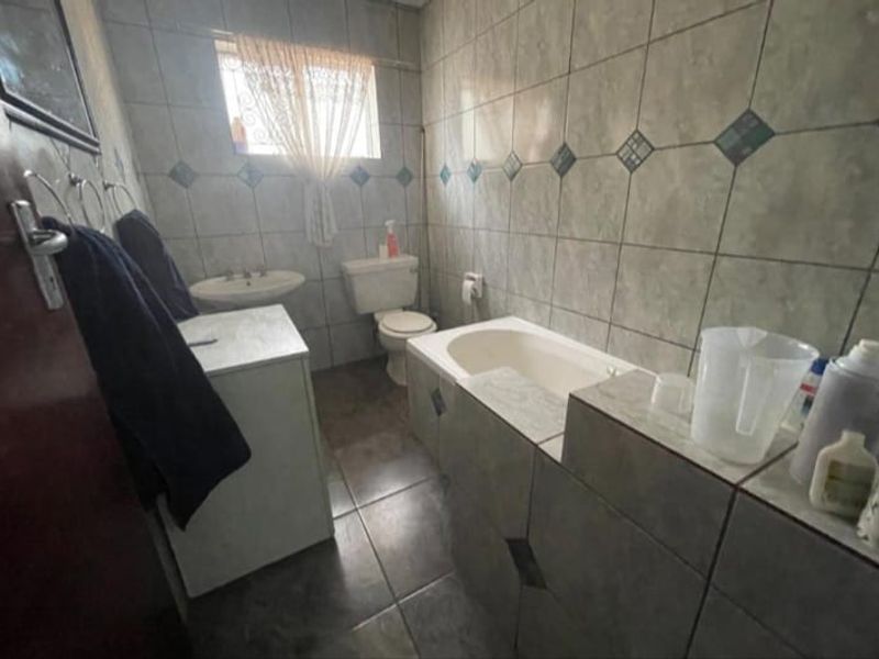 3 Bedroom House for Sale in Pretoria Gardens - Photo 6