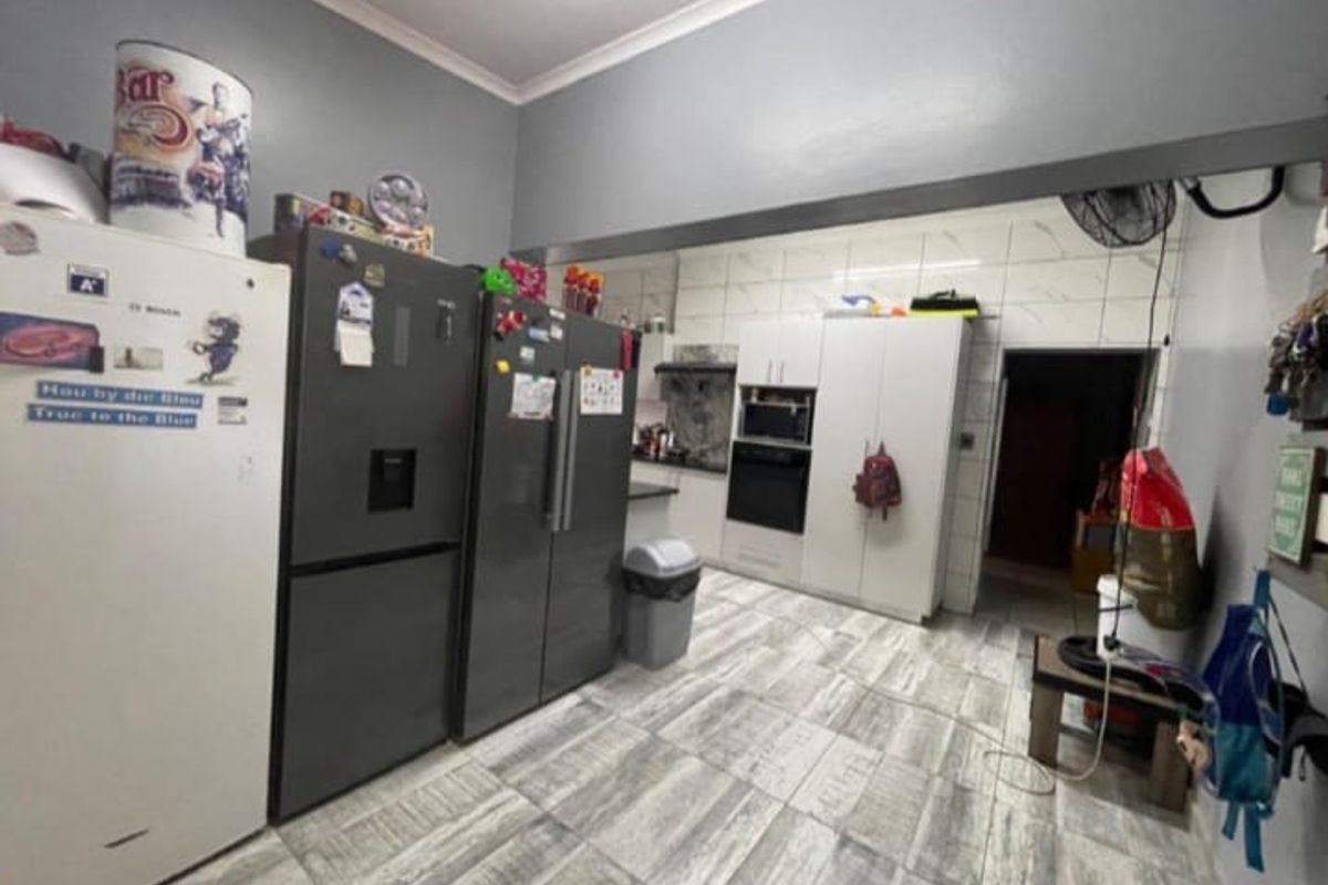 3 Bedroom House for Sale in Pretoria Gardens - Photo 4