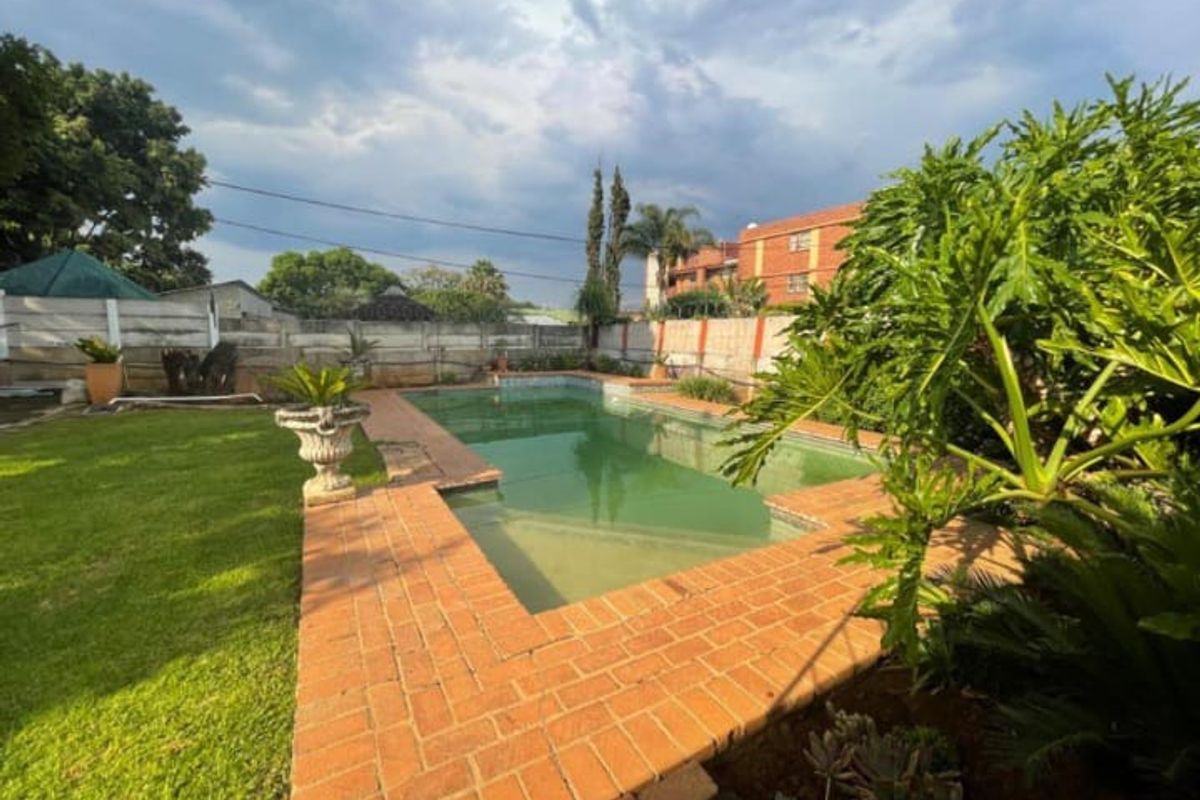 3 Bedroom House for Sale in Pretoria Gardens - Photo 2