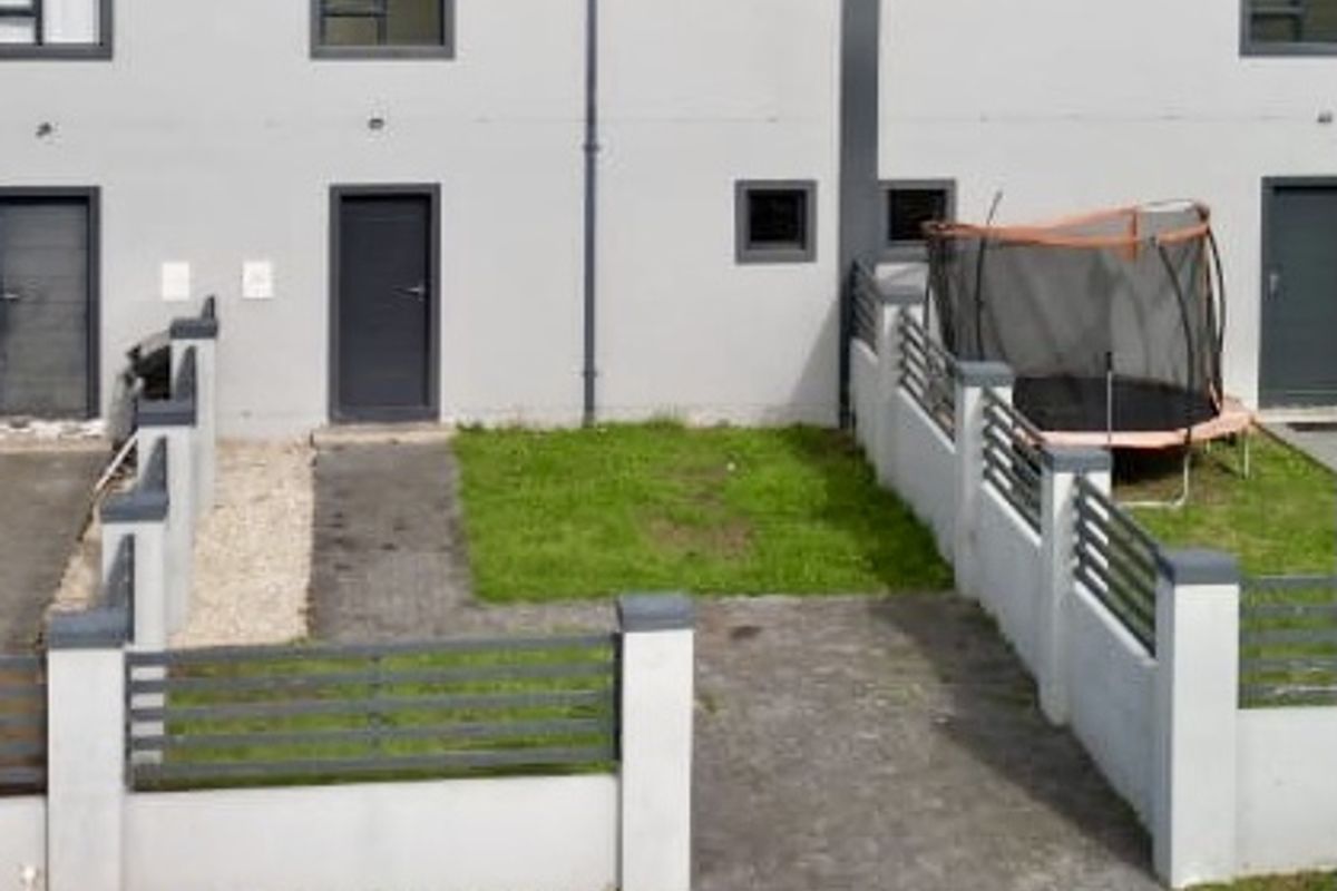 Ultra modern well designed show piece - Photo 5