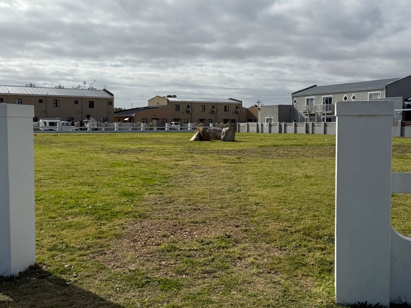 Ultra modern well designed show piece - Photo 8