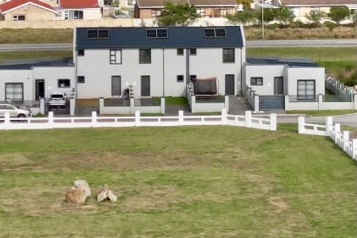 Ultra modern well designed show piece - Photo 3