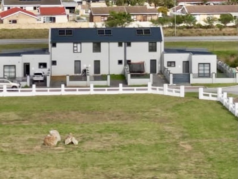 Ultra modern well designed show piece - Photo 3