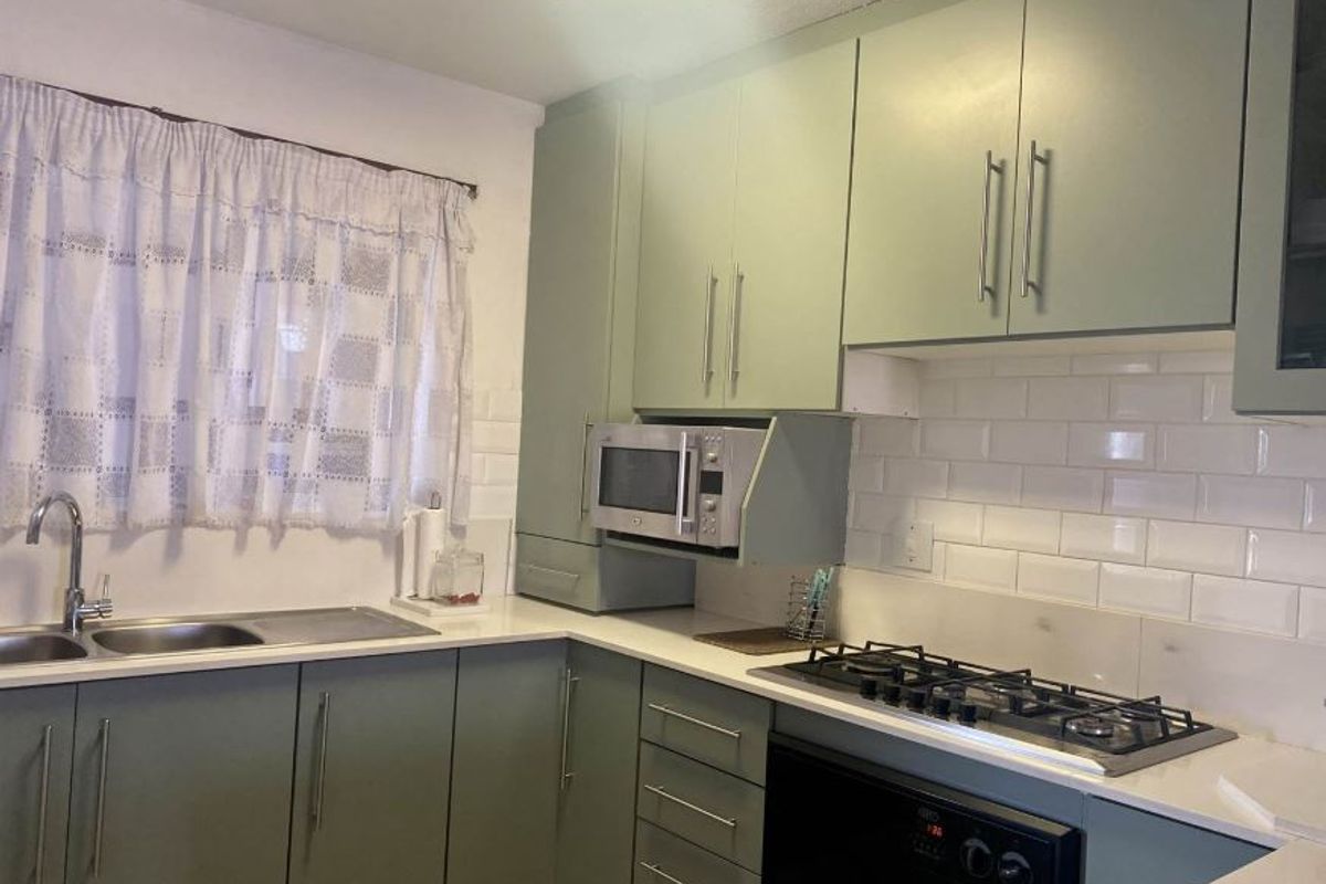 Spacious Double-Storey Family Home in Castle Hill with Multi-Functional Layout and Rental Income Potential - Photo 5