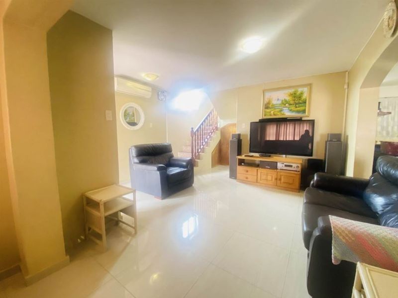 Spacious Double-Storey Family Home in Castle Hill with Multi-Functional Layout and Rental Income Potential - Photo 8