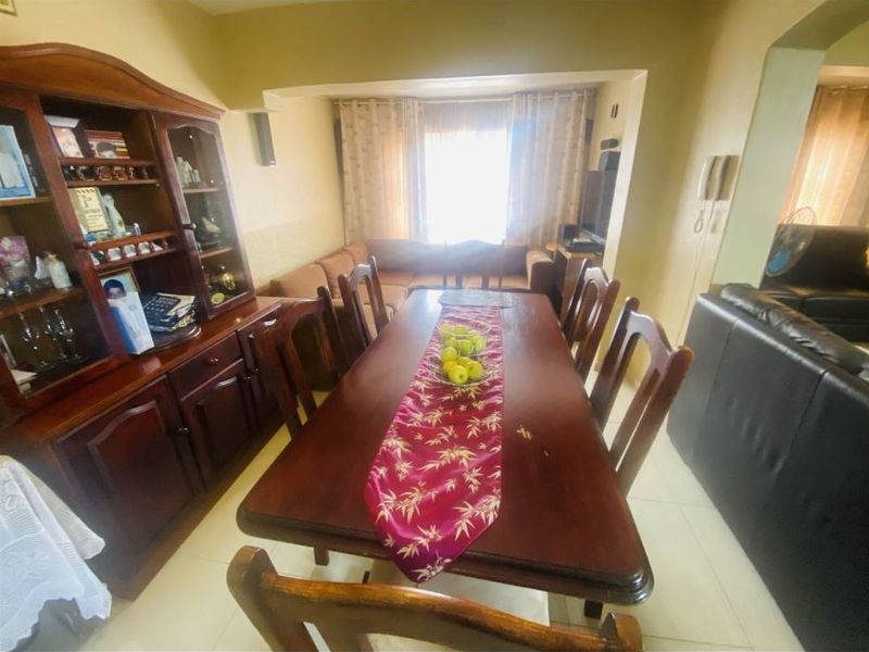 Spacious Double-Storey Family Home in Castle Hill with Multi-Functional Layout and Rental Income Potential - Photo 6