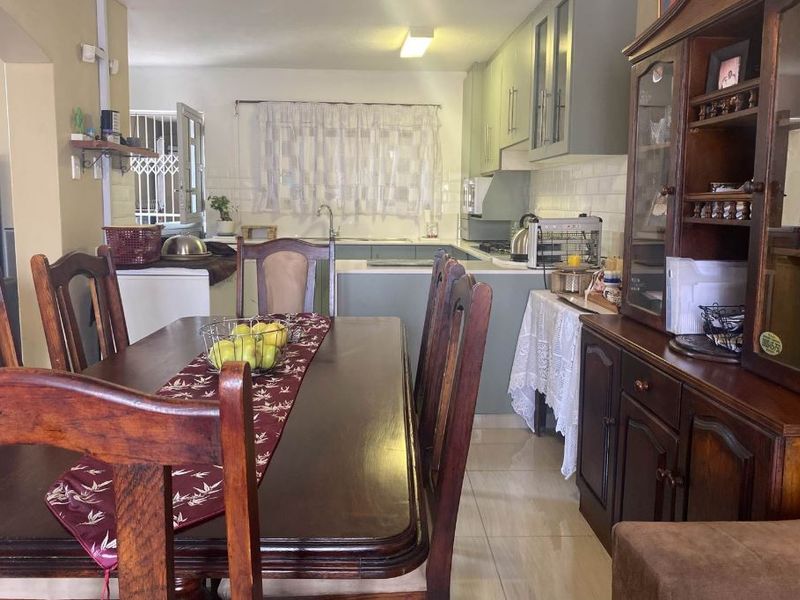 Spacious Double-Storey Family Home in Castle Hill with Multi-Functional Layout and Rental Income Potential - Photo 7