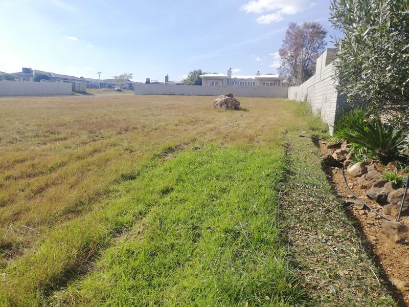 Spacious Freehold Stand in a Prestigious Golfing Estate on the Banks of the Vaal Dam - Photo 3