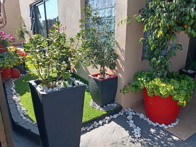 Freestanding 4-Bedroom Home For Sale – Soshanguve Block F - Photo 2