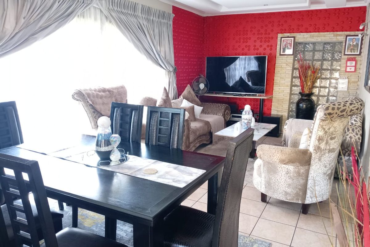 Freestanding 4-Bedroom Home For Sale – Soshanguve Block F - Photo 5