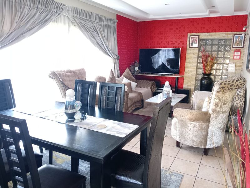 Freestanding 4-Bedroom Home For Sale – Soshanguve Block F - Photo 5