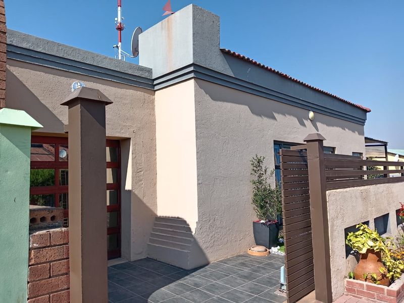 Freestanding 4-Bedroom Home For Sale – Soshanguve Block F - Photo 4