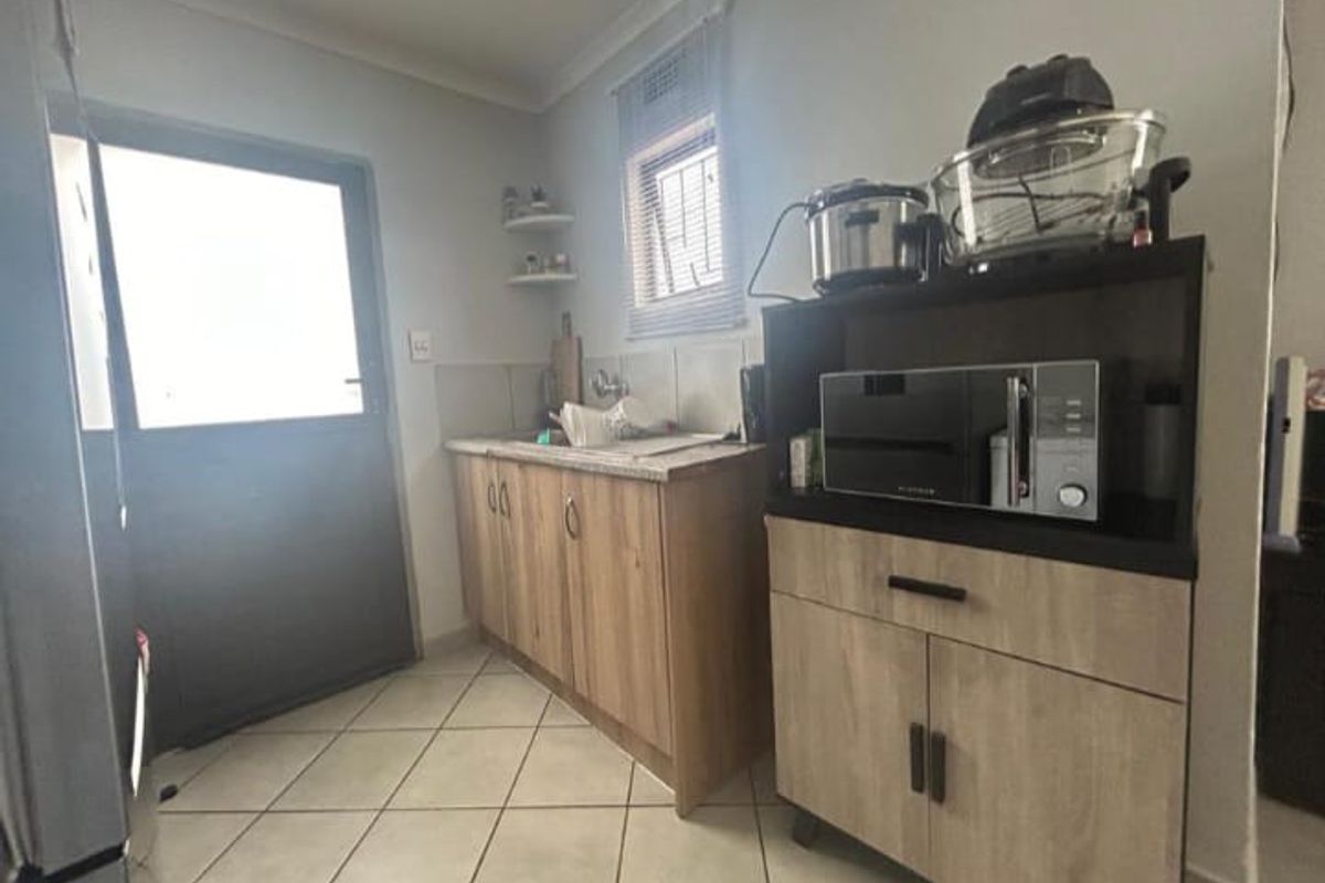 3 Bedroom House For Sale in Lotus Gardens. - Photo 3