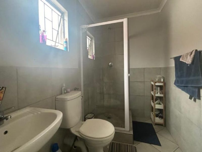 3 Bedroom House For Sale in Lotus Gardens. - Photo 8