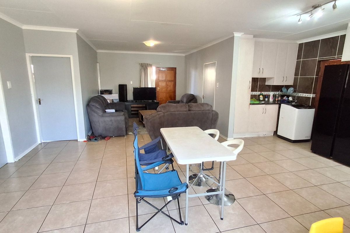 2 BED TOWNHOUSE MORGENHOF GOLF ESTATE - Photo 3