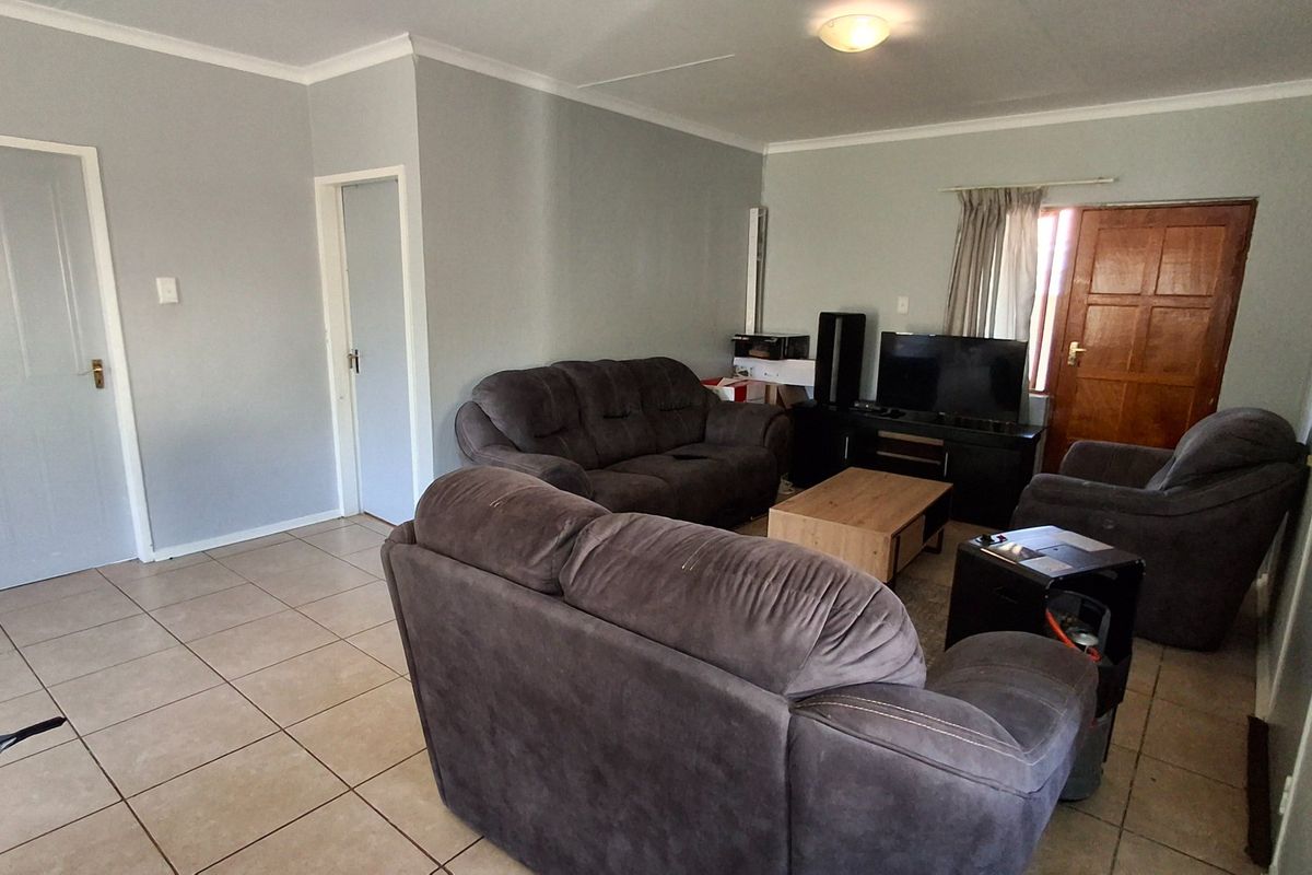 2 BED TOWNHOUSE MORGENHOF GOLF ESTATE - Photo 5