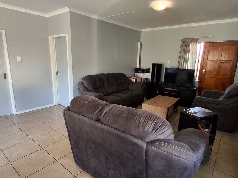 2 BED TOWNHOUSE MORGENHOF GOLF ESTATE - Photo 5