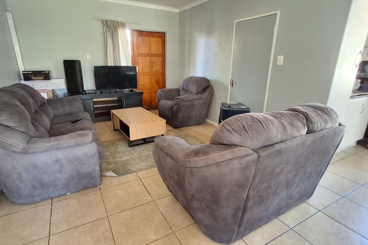 2 BED TOWNHOUSE MORGENHOF GOLF ESTATE - Photo 2