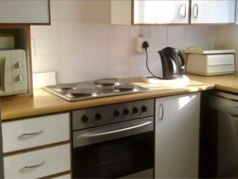 Three Bedroom, fully Furnished apartment to rent at Lawrence Rocks, Margate - Photo 5