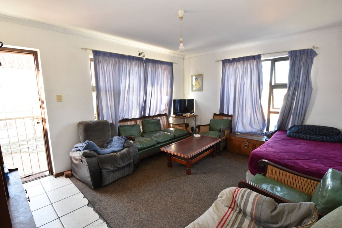 Dual-Income Potential in Norwood – Two Dwellings, One Price - Photo 5