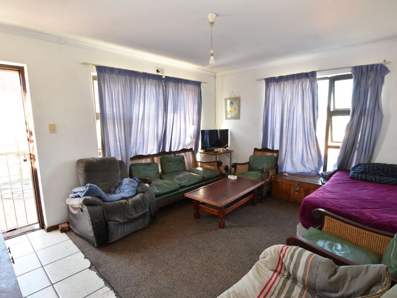 Dual-Income Potential in Norwood – Two Dwellings, One Price - Photo 5