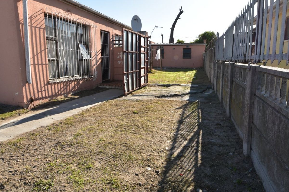 Dual-Income Potential in Norwood – Two Dwellings, One Price - Photo 3