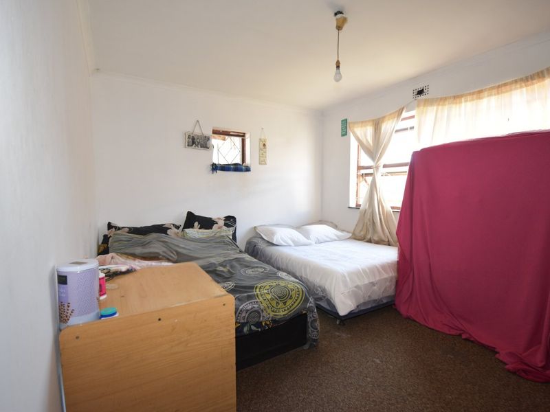 Dual-Income Potential in Norwood – Two Dwellings, One Price - Photo 8