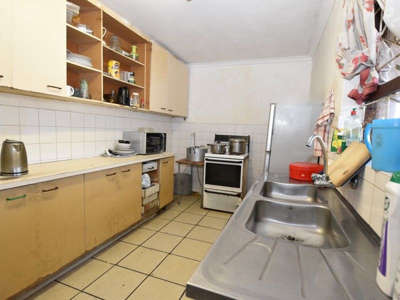Dual-Income Potential in Norwood – Two Dwellings, One Price - Photo 7