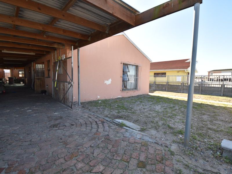 Dual-Income Potential in Norwood – Two Dwellings, One Price - Photo 2