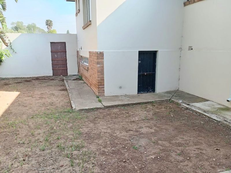 House for sale in Mosel, Uitenhage/Kariega - Photo 3