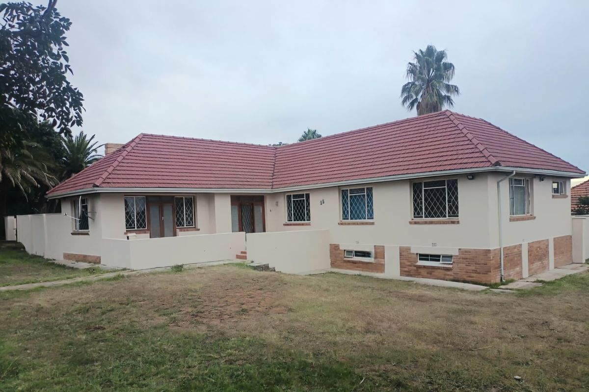 House for sale in Mosel, Uitenhage/Kariega - Photo 2
